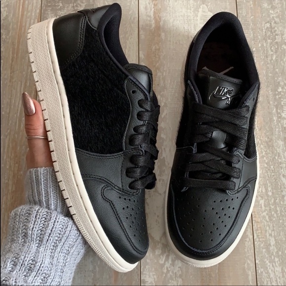 NWT Nike Air Jordan 1 Retro black - Picture 6 of 9